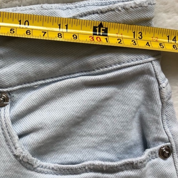 GOOD AMERICAN CUT OFF SHORTS IN BABY BLUE SIZE 0/25 Trendy Stylish CONTEMPORARY - Picture 7 of 9